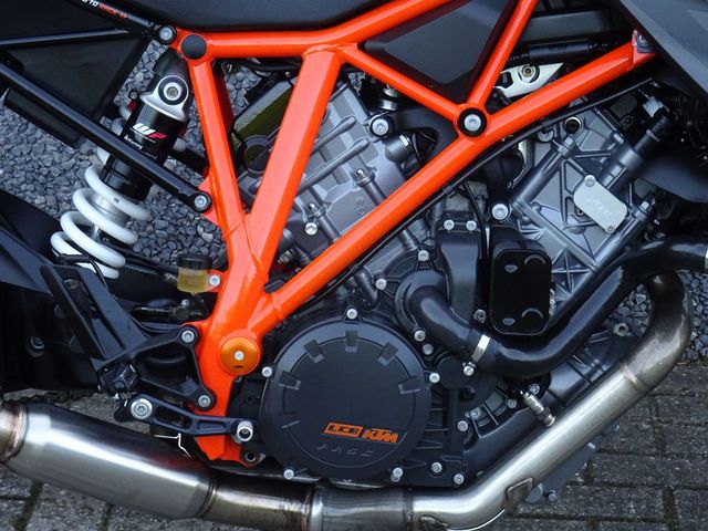 ktm - 1290-super-duke-r