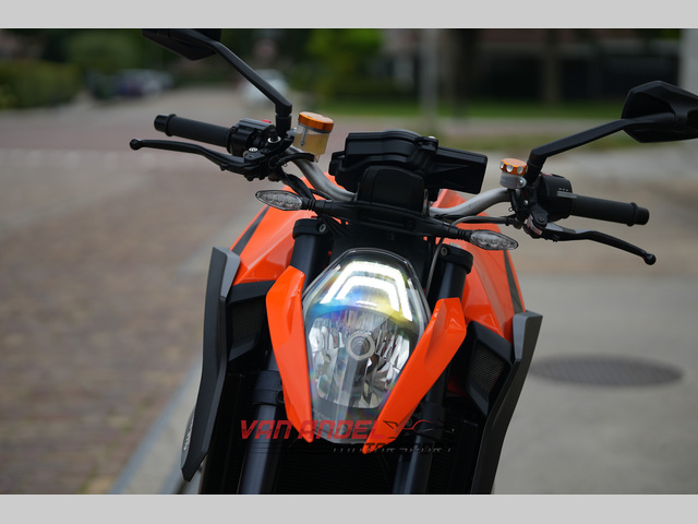 ktm - 1290-super-duke-r