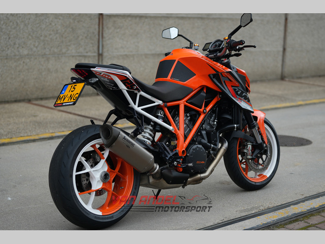 ktm - 1290-super-duke-r