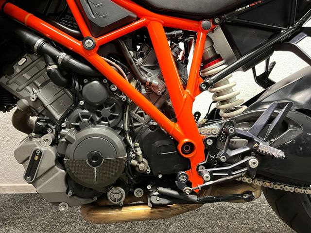 ktm - 1290-super-duke-r