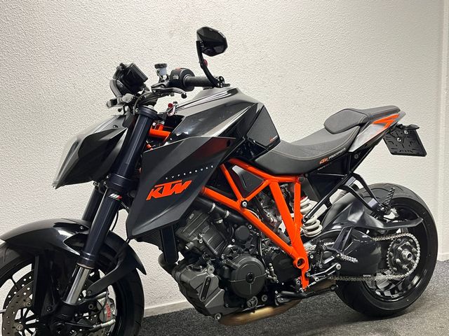 ktm - 1290-super-duke-r