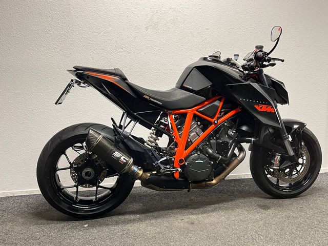 ktm - 1290-super-duke-r