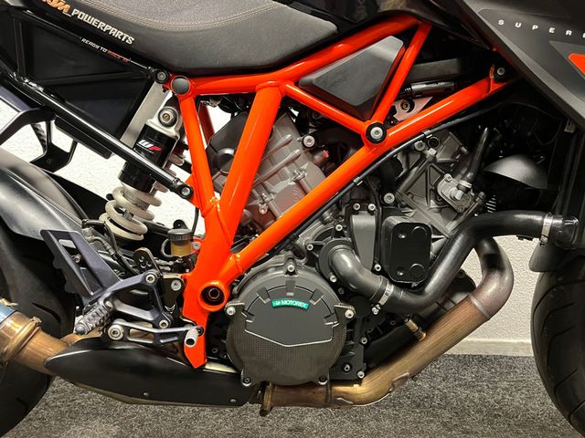 ktm - 1290-super-duke-r