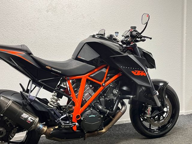 ktm - 1290-super-duke-r