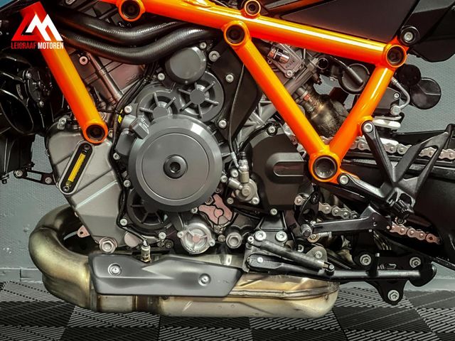 ktm - 1290-super-duke-r