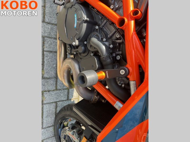 ktm - 1290-super-duke-r