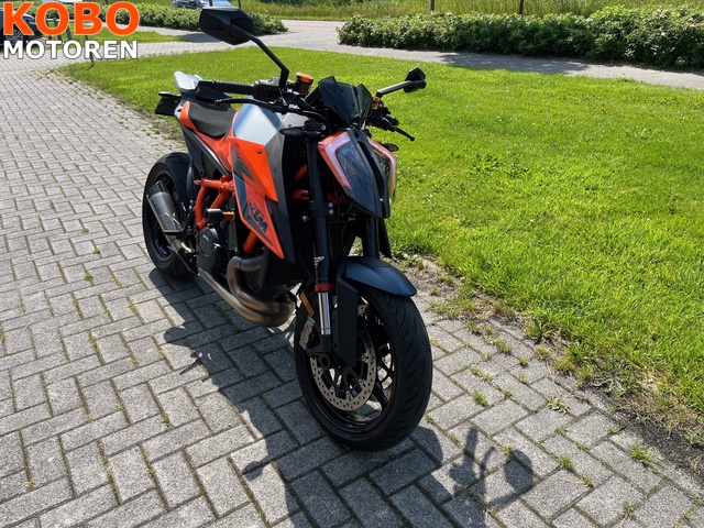 ktm - 1290-super-duke-r