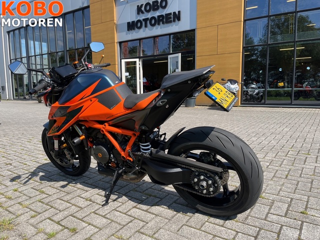 ktm - 1290-super-duke-r