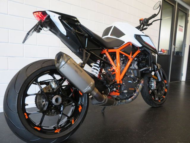 ktm - 1290-super-duke-r