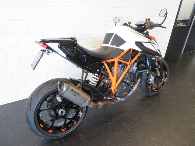 ktm - 1290-super-duke-r