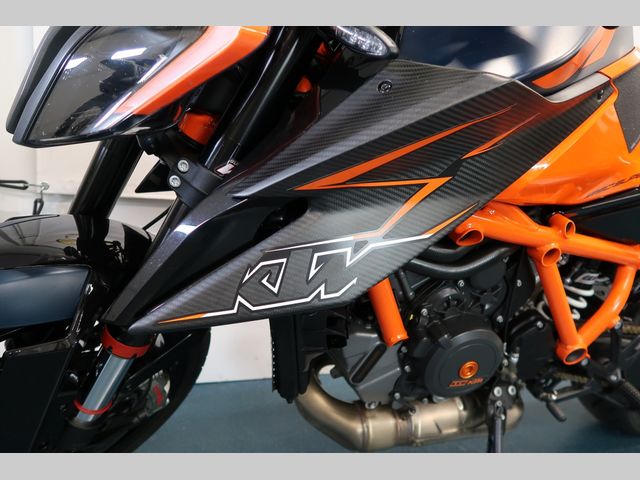 ktm - 1290-super-duke-r