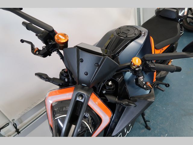 ktm - 1290-super-duke-r