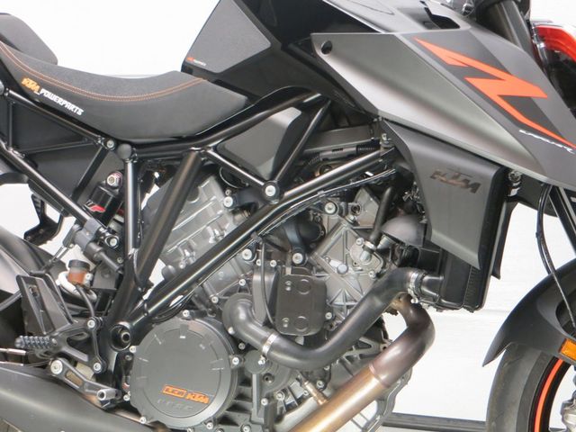 ktm - 1290-super-duke-r