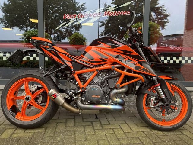 ktm - 1290-super-duke-r