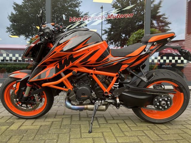 ktm - 1290-super-duke-r