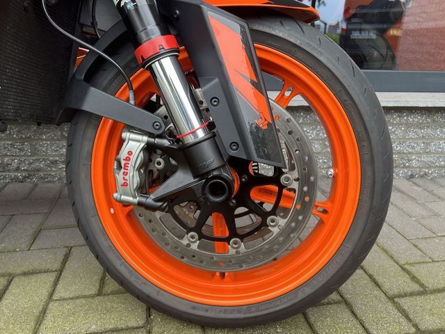 ktm - 1290-super-duke-r