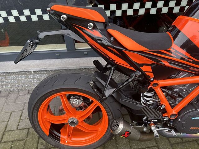 ktm - 1290-super-duke-r