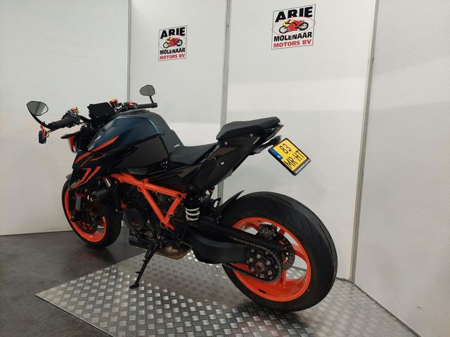 ktm - 1290-super-duke-r