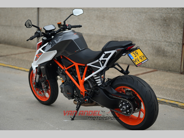 ktm - 1290-super-duke-r