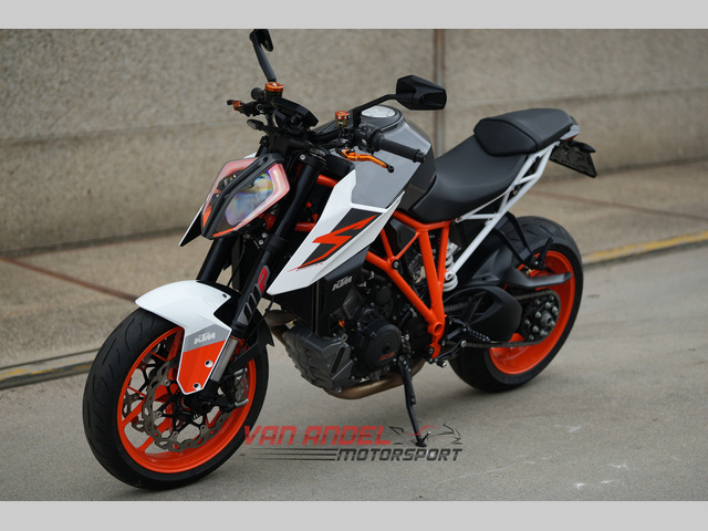 ktm - 1290-super-duke-r