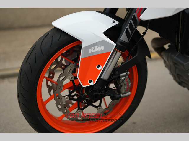 ktm - 1290-super-duke-r