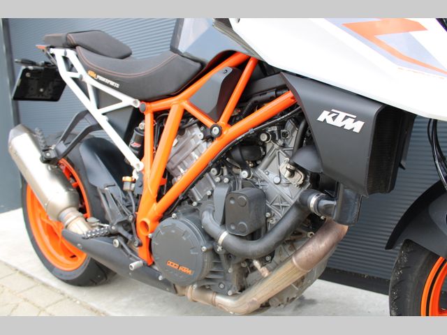 ktm - 1290-super-duke-r