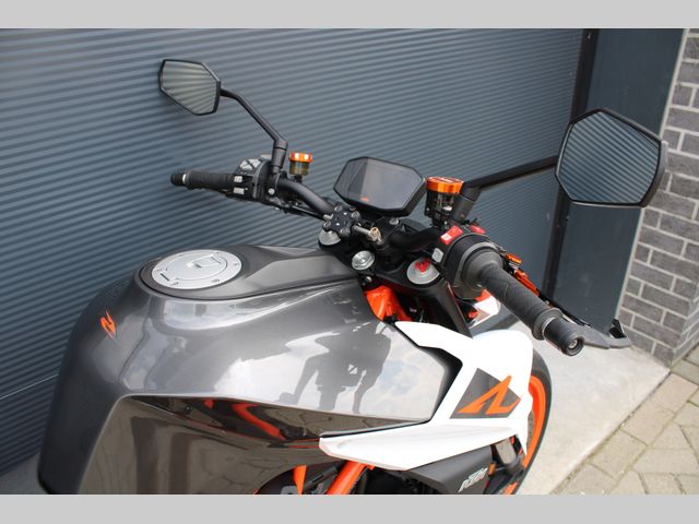 ktm - 1290-super-duke-r