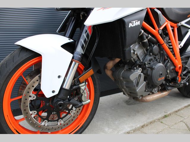 ktm - 1290-super-duke-r