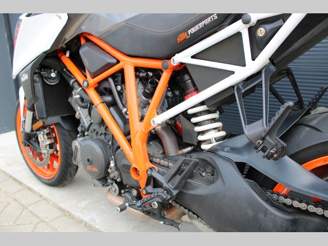 ktm - 1290-super-duke-r