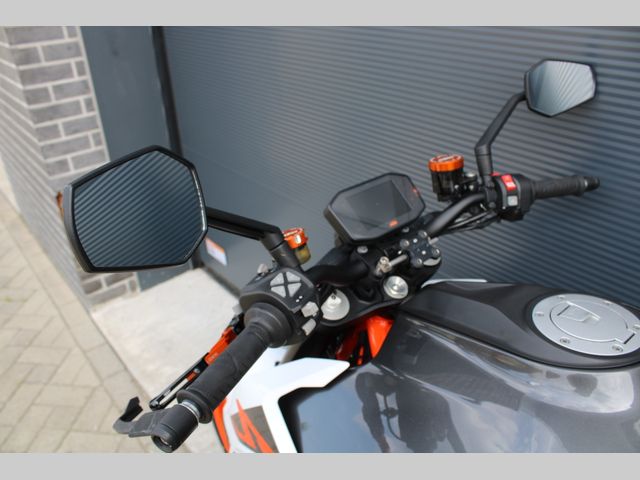 ktm - 1290-super-duke-r