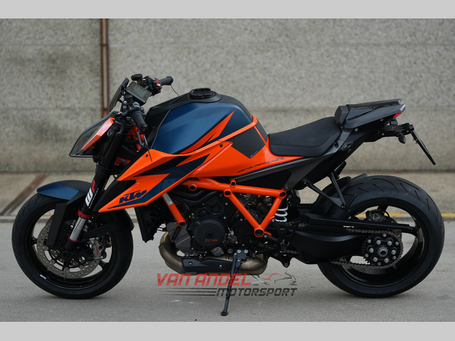 ktm - 1290-super-duke-r