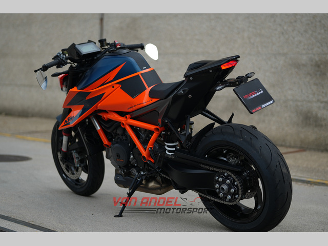 ktm - 1290-super-duke-r