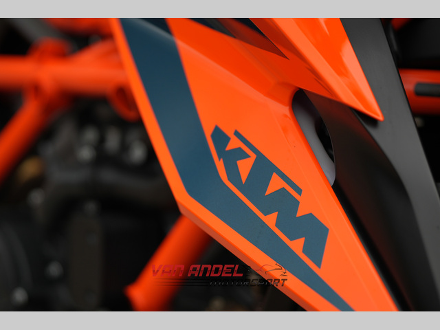 ktm - 1290-super-duke-r