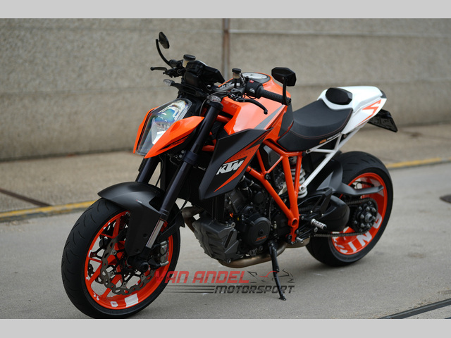 ktm - 1290-super-duke-r