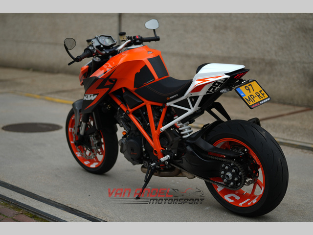 ktm - 1290-super-duke-r