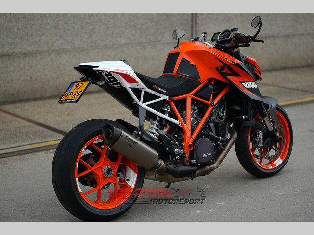 ktm - 1290-super-duke-r