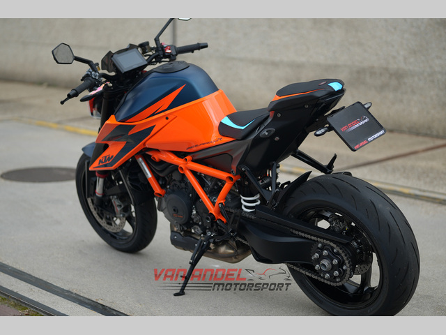 ktm - 1290-super-duke-r