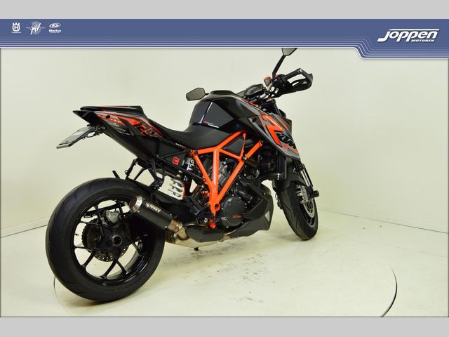 ktm - 1290-super-duke-r