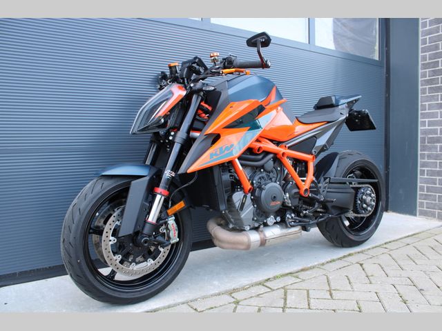 ktm - 1290-super-duke-r