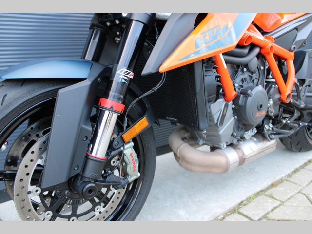 ktm - 1290-super-duke-r