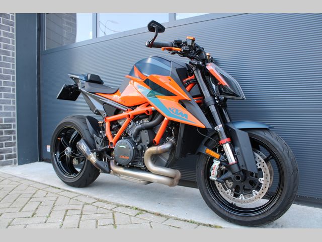 ktm - 1290-super-duke-r