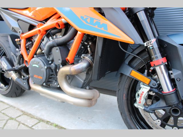 ktm - 1290-super-duke-r