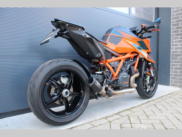 ktm - 1290-super-duke-r