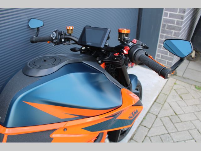 ktm - 1290-super-duke-r