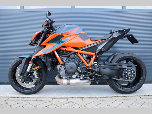 ktm - 1290-super-duke-r