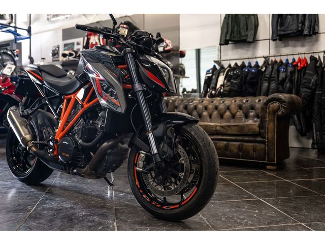 ktm - 1290-super-duke-r