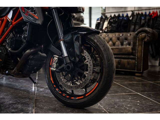 ktm - 1290-super-duke-r