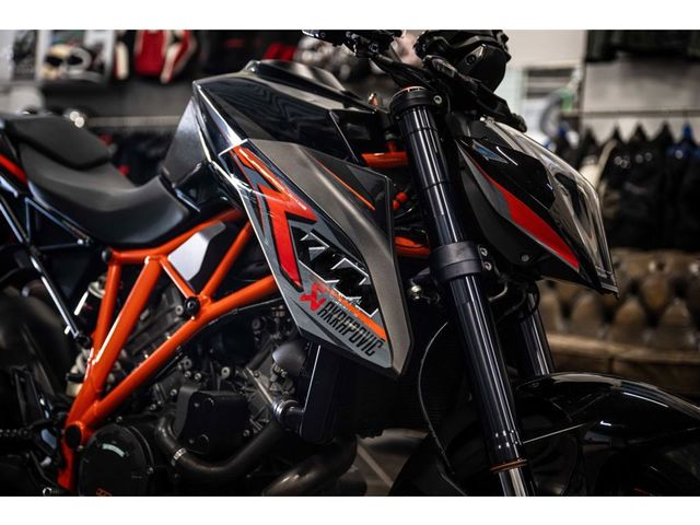 ktm - 1290-super-duke-r