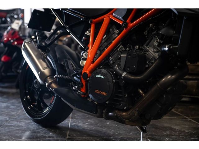 ktm - 1290-super-duke-r