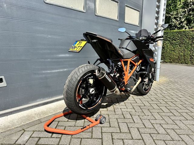 ktm - 1290-super-duke-r